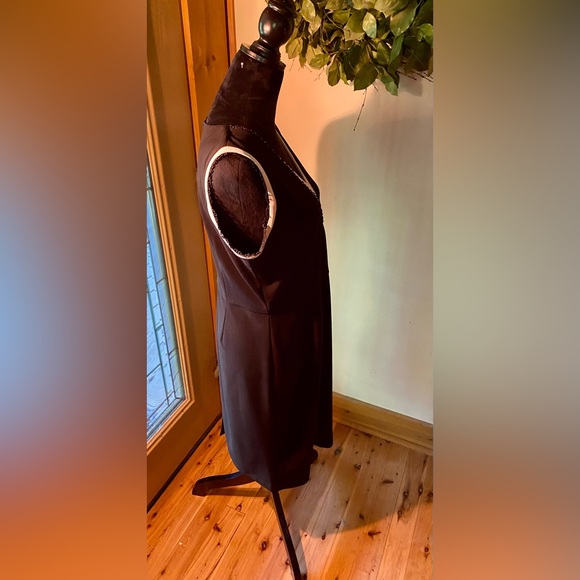 🔥JM Studio by John Meyer Black and White V-neck Dress Sleeveless🔥 - Picture 4 of 12